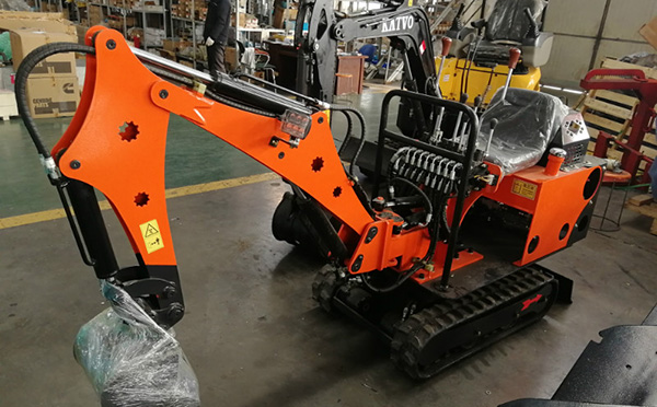 小型挖掘机卖的好吗？小型挖机销量与小挖机前景怎么样？