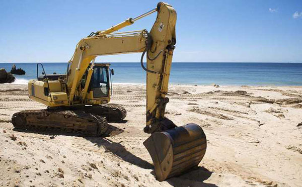 履带挖掘机链条脱轨了怎么办？为什么会“掉链子”？