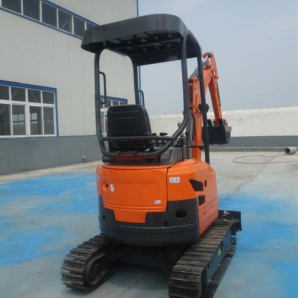 1.8吨高配无尾国产小型挖掘机