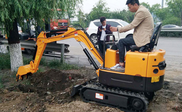 挖掘机正产与反铲的区别