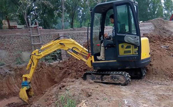 挖掘机怎么操作,手柄操作详细教程