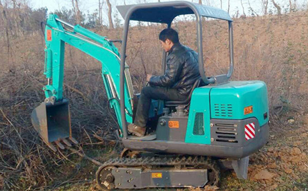 挖掘机用的什么油？