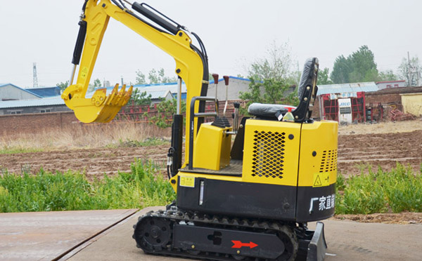 小型挖掘机