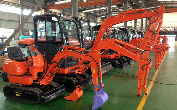 小型挖掘机